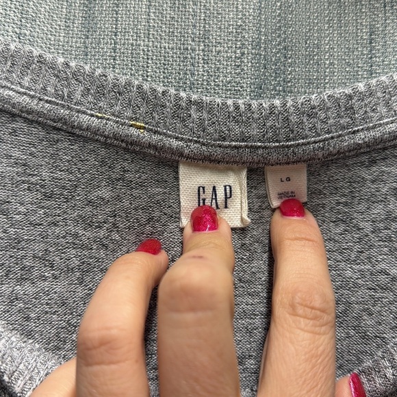 GAP Gray Star-Patterned Women's Top size large - Picture 4 of 8